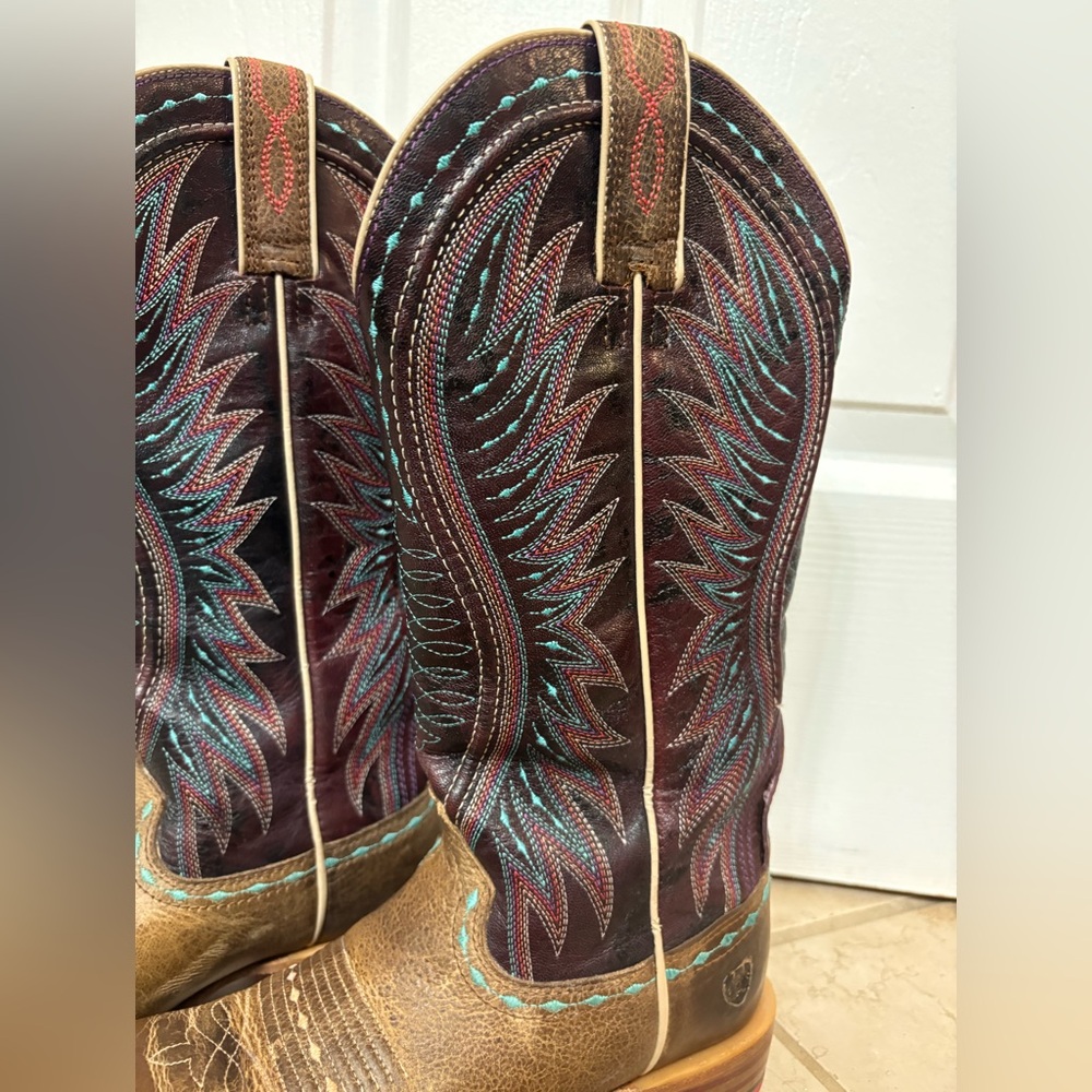 Women’s Ariat Vaquera Western Boot with Teal and Pink stitching - Picture 2 of 7